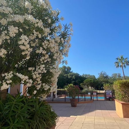 2 Bedrooms, 15 Min Walk To Beach, Ac, Pool & Fiber Internet In A Quiet, Private Gated Domain 5Kms To St Tropez Cogolin Buitenkant foto